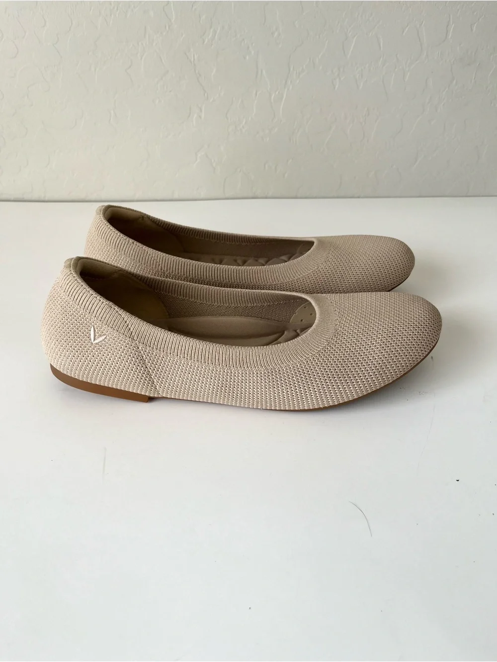 Vivaia Claire Round Toe Woven Knit Flats Cream Tan Size 41